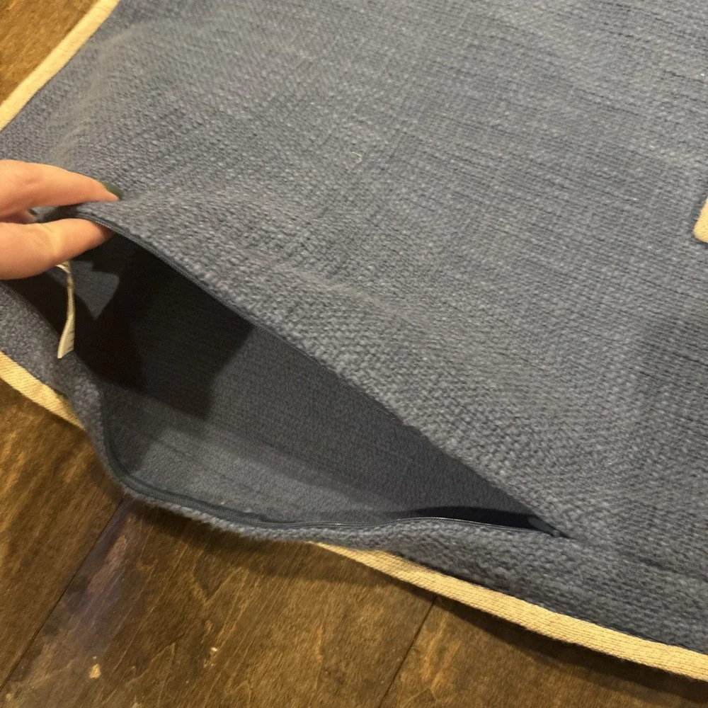Pottery Barn Pillow Covers Cotton Basketweave Navy w/Tan trim ~Set of 2~20x20